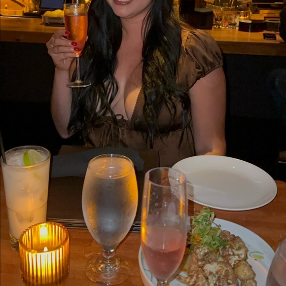 XL WAYE V NECK BUTTON UP BLOUSE - USED - Picture 4 of 4